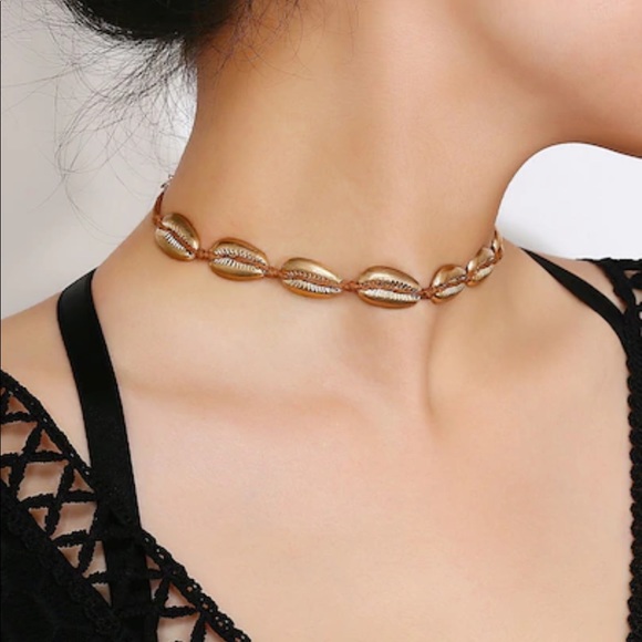 LAST ONE SALE Gold Cowrie Shell Choker Necklace - Picture 4 of 6
